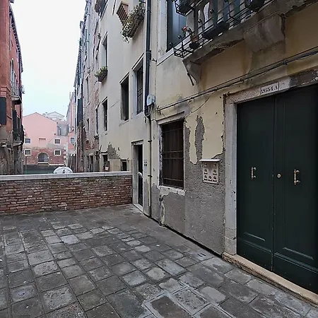 Anna Ai Frari Apartment *