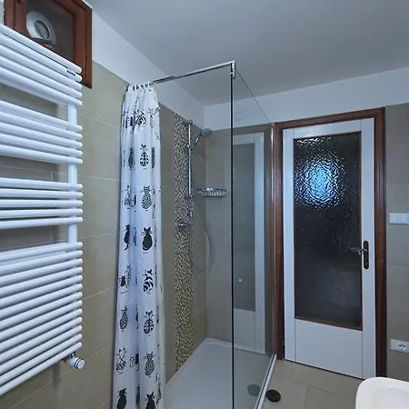 Anna Ai Frari Appartement